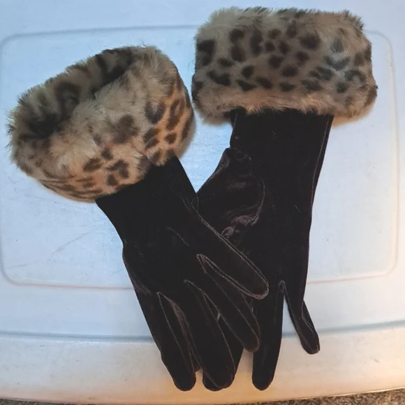 Victoria's Secret limited edition faux fur coat with matching gloves - L - brown - Picture 4 of 10